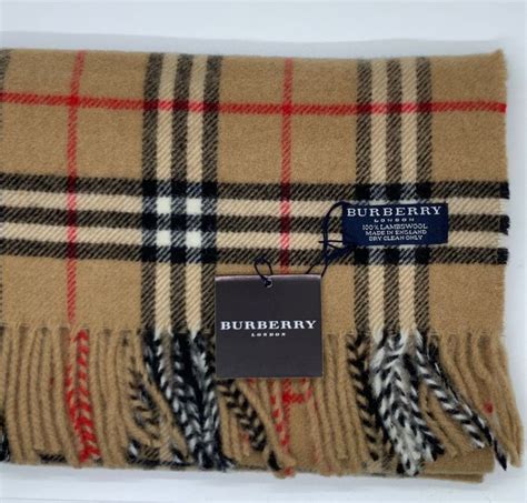 etichetta sciarpa burberry originale come riconoscerlo|burberry scarf check pattern.